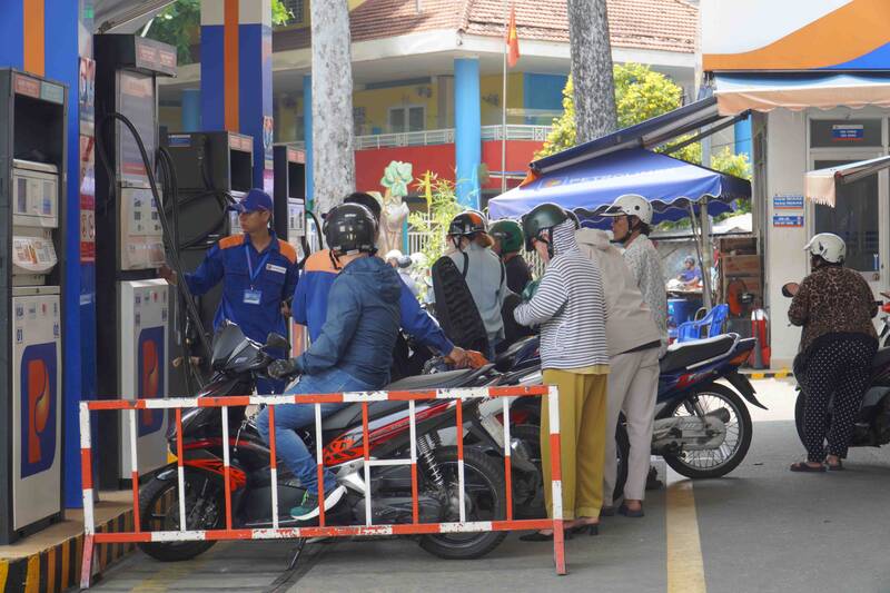 Lo ngại là điều có thể hiểu được, nhưng tích trữ xăng dầu tại nhà không phải là cách tự bảo vệ an toàn