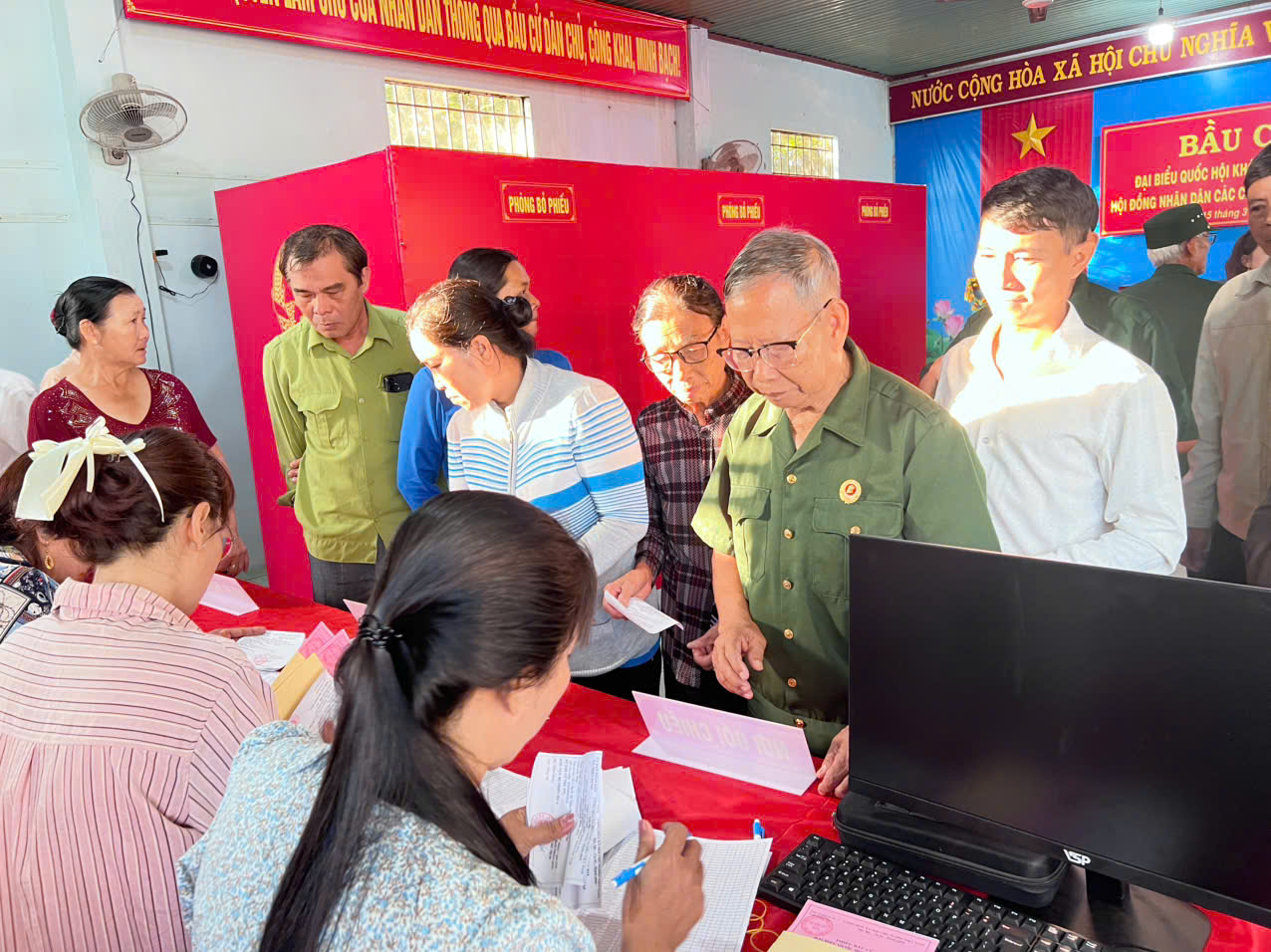 z7621444837013 872144512caca7f89e374d333a00ce04