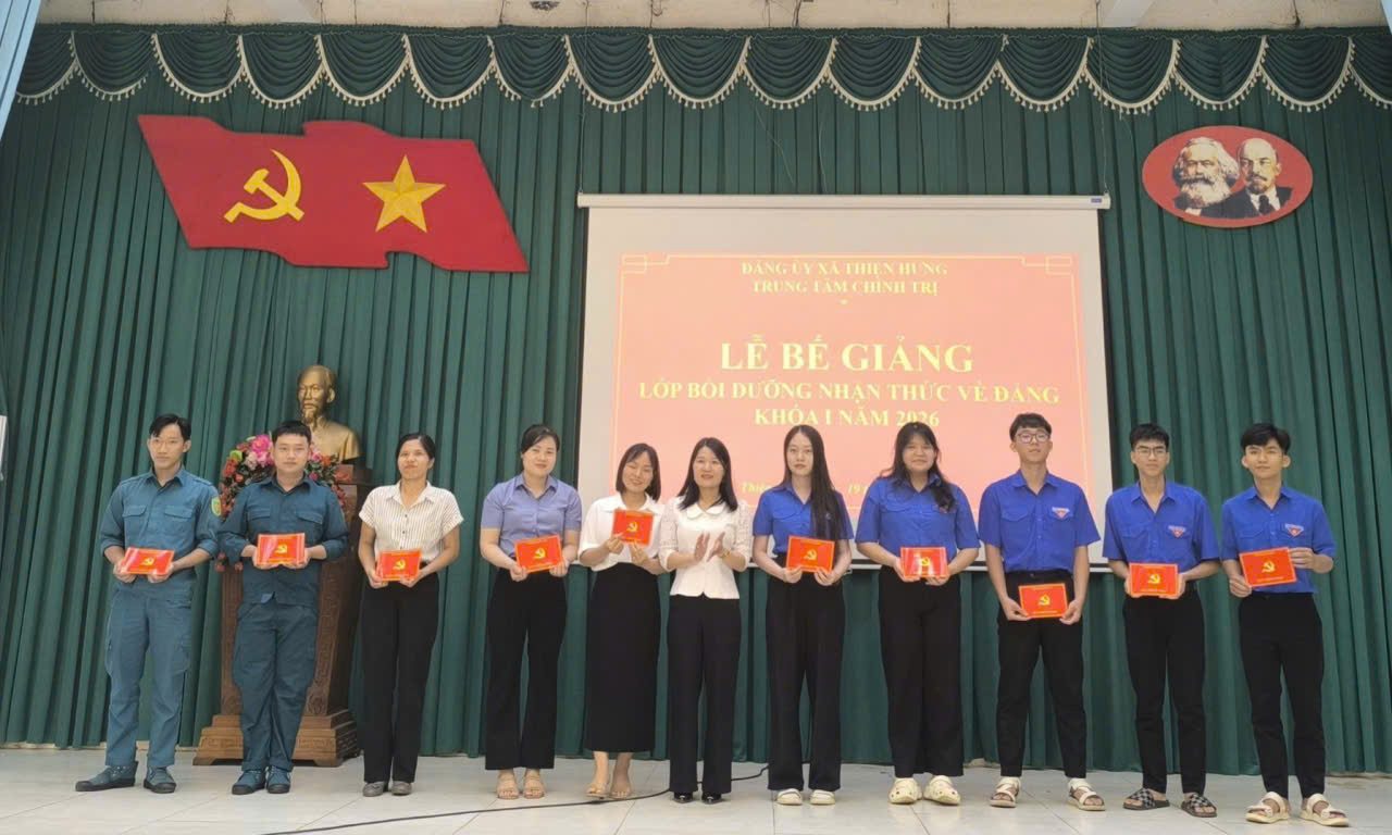 Description: C:\Users\toan\Desktop\Tin, bài\z7639773860645_d6f4337c303bb05b586b883737356.jpg